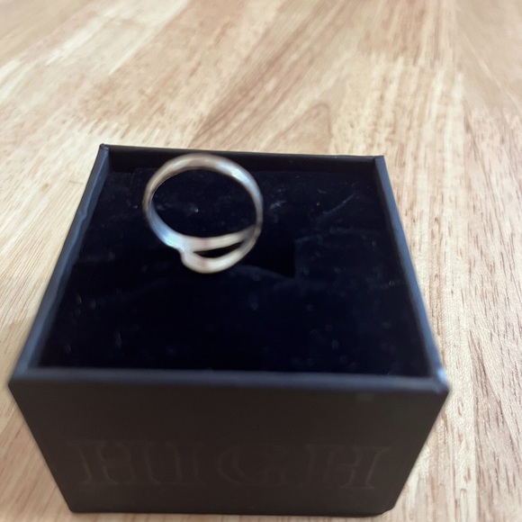 Pretty ring - Picture 3 of 6